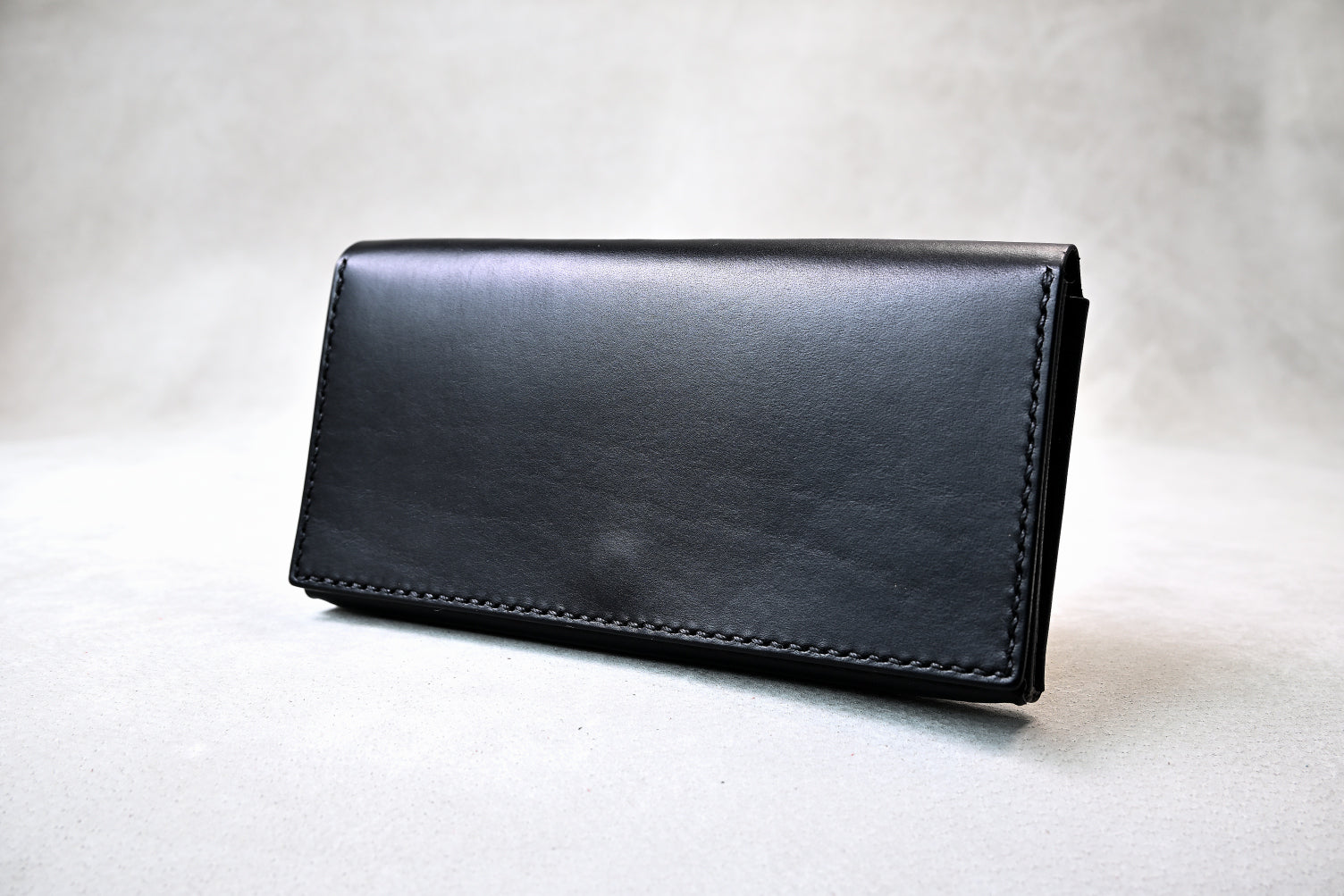 OUGI Leathers｜財布・バッグ・革小物｜大阪の店舗兼工房｜手縫い