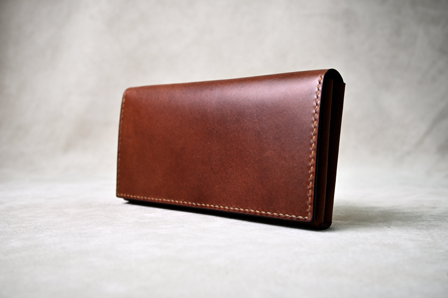 5225｜コンパクトで使いやすい手縫い長財布｜OUGI Leathers
